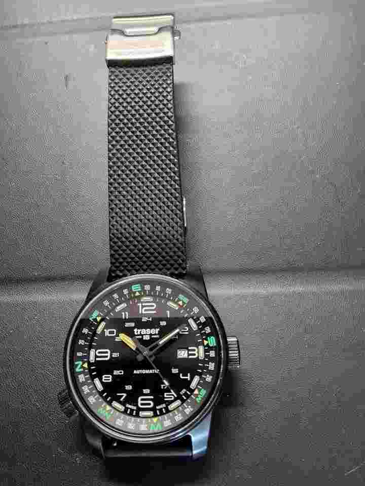 Traser P68 Pathfinder Automatic 46mm 10atm H3 Selbstleuchtend durch Trigalight-Technologi Kompasslünette