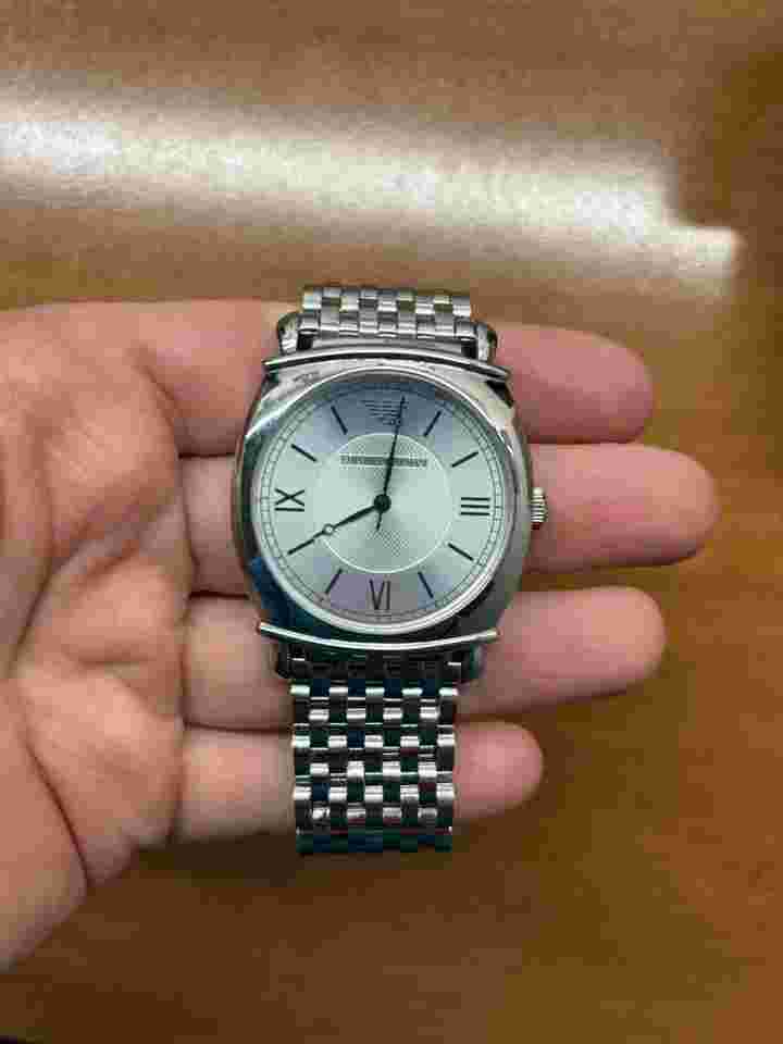 Armani Classics Circle Nuovo mai indossato con scatola danneggiata