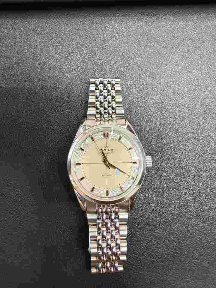 Smith's Transglobal Only worn 2 times Original bracelet papers included