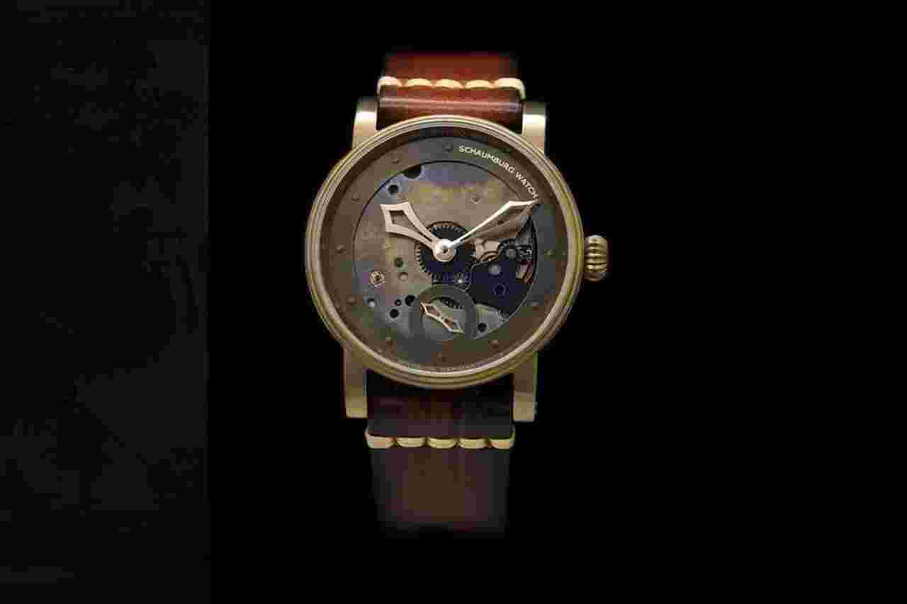 Schaumburg Watch Steampunk Recreation V Von Hand patinierte Dreizeiger-Uhr mit Schraubenunruh