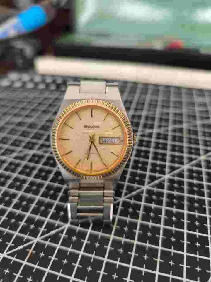 Bulova type oysterquartz automatic