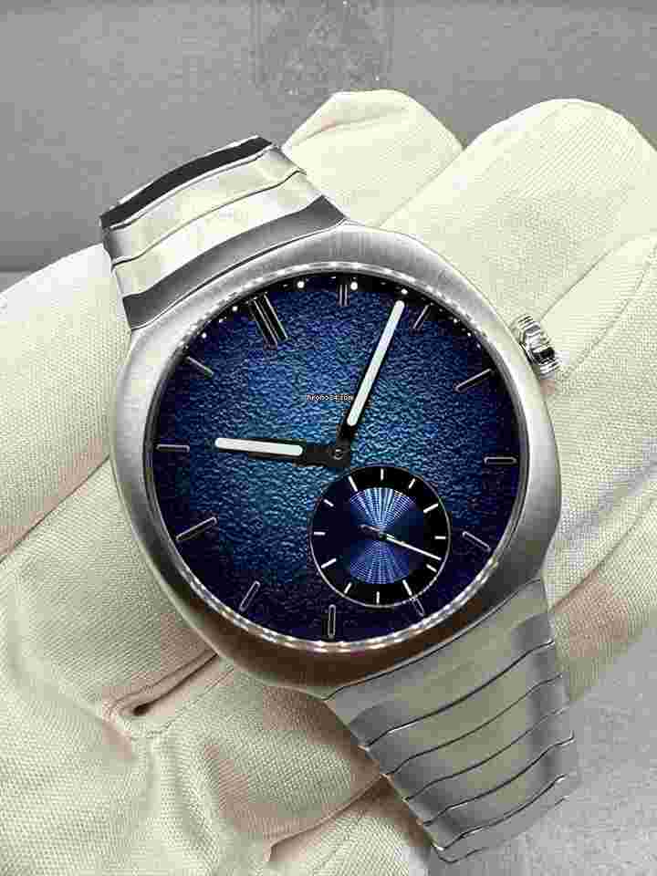 H.Moser & Cie.
NEW UNWORN 2024 H.Moser & Cie. BLUE ENAMEL DIAL 39mm FULL SET UNSIZED