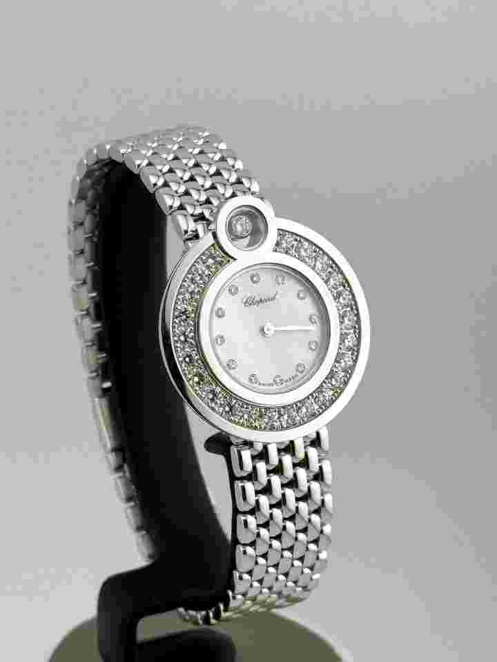 Chopard Happy Diamonds
Diamonds_204407-1003