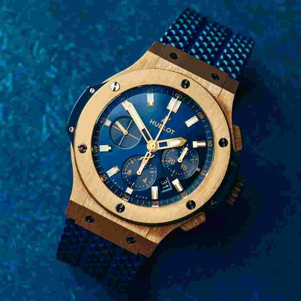 Hublot Big Bang 44 mm
Rose Gold Blue $35K MSRP Original Chronograph Rubber Automatic