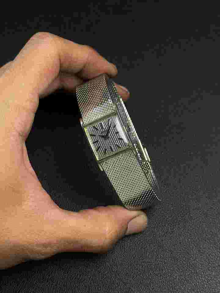 Juvenia Tank Tank | Mesh Dial & Bracelet | Ref. 965 | Manual Winding