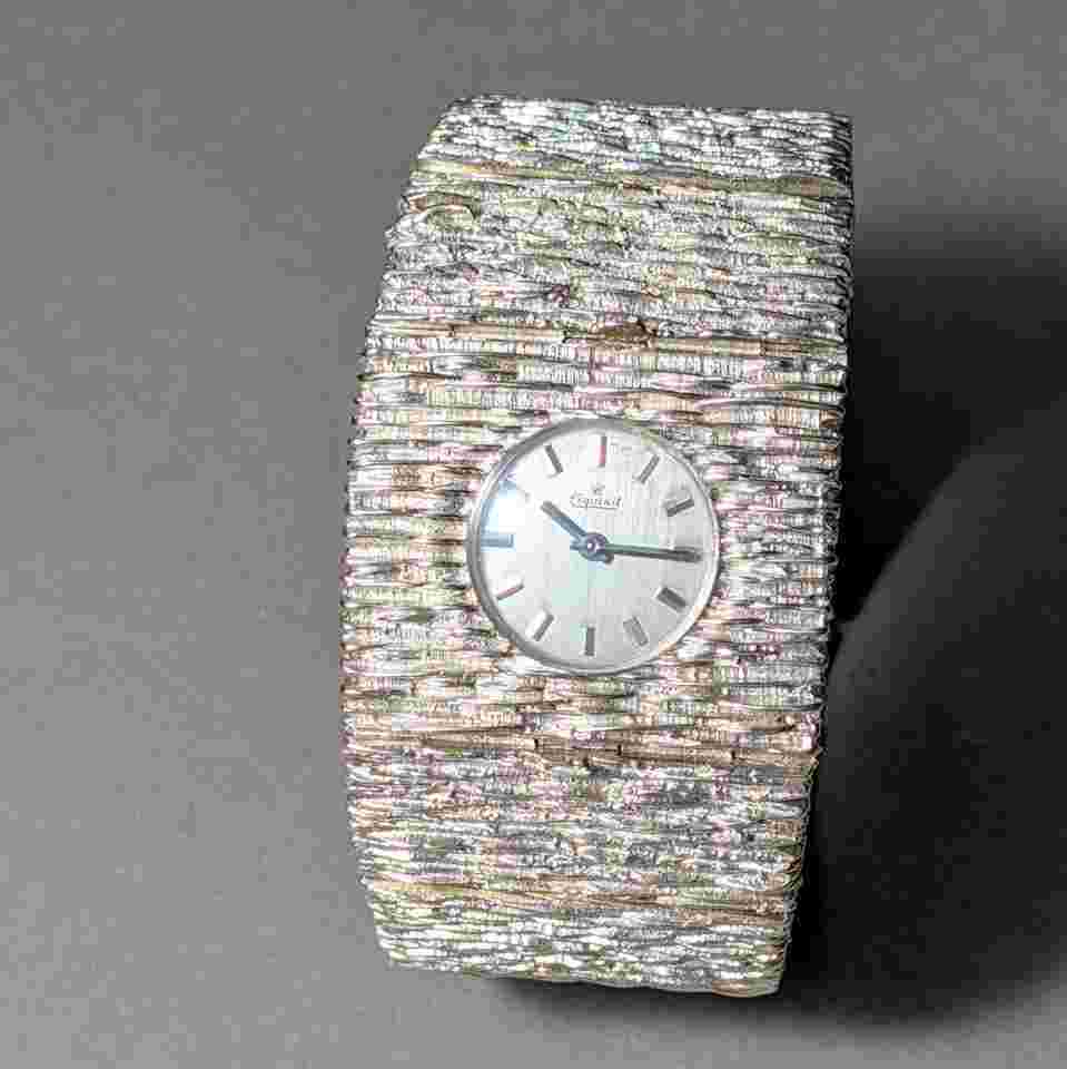 Exquisit Extraordinary 70s Silver Watch Bark Finish