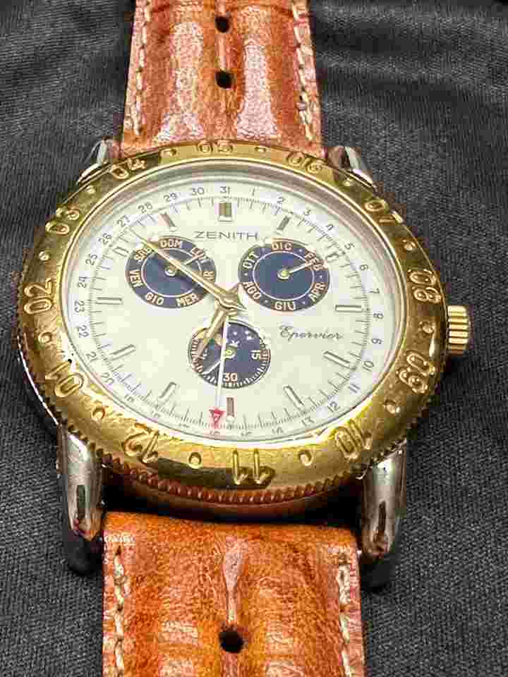 Zenith Epervier Chronograph NOS - Rare White Dial - Hand-Applied Gold Indices Collector’s Highlight: A Rare "White Swan" Zenith Epervier i