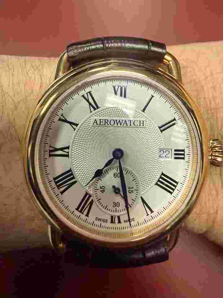 Aerowatch 1942 pvd or rose 1942 petite seconde