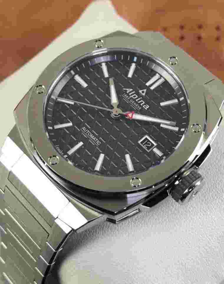 Alpina Alpiner Extreme 41mm Con correa de caucho negra original también incluida